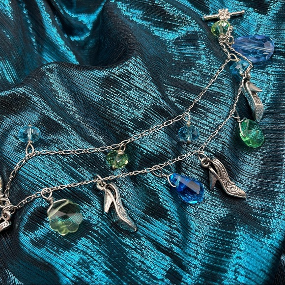 NWT DOUBLE STRAND CRYSTAL CHARM BRACELET IN TONES OF AQUA & GREEN, SILVER SHOES - Picture 14 of 16